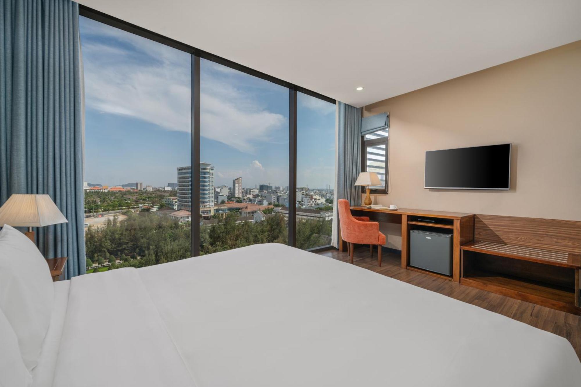 Yarra Ocean Suites Danang Екстериор снимка
