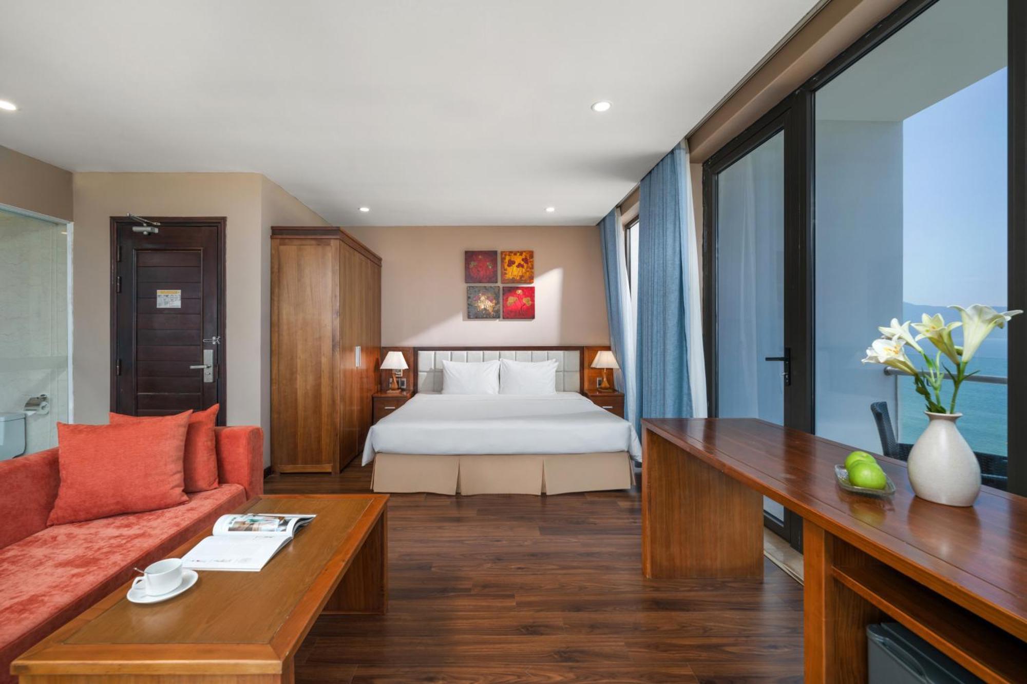 Yarra Ocean Suites Danang Екстериор снимка