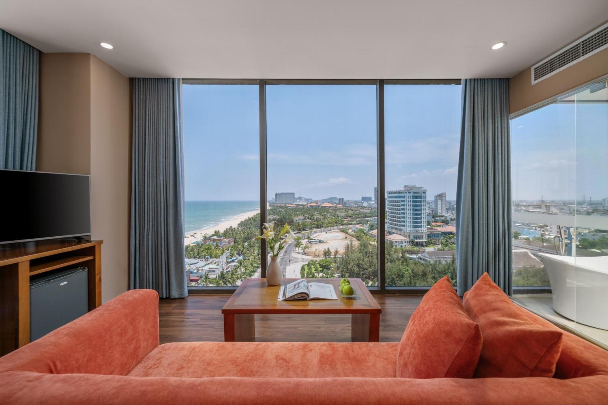 Yarra Ocean Suites Danang Екстериор снимка