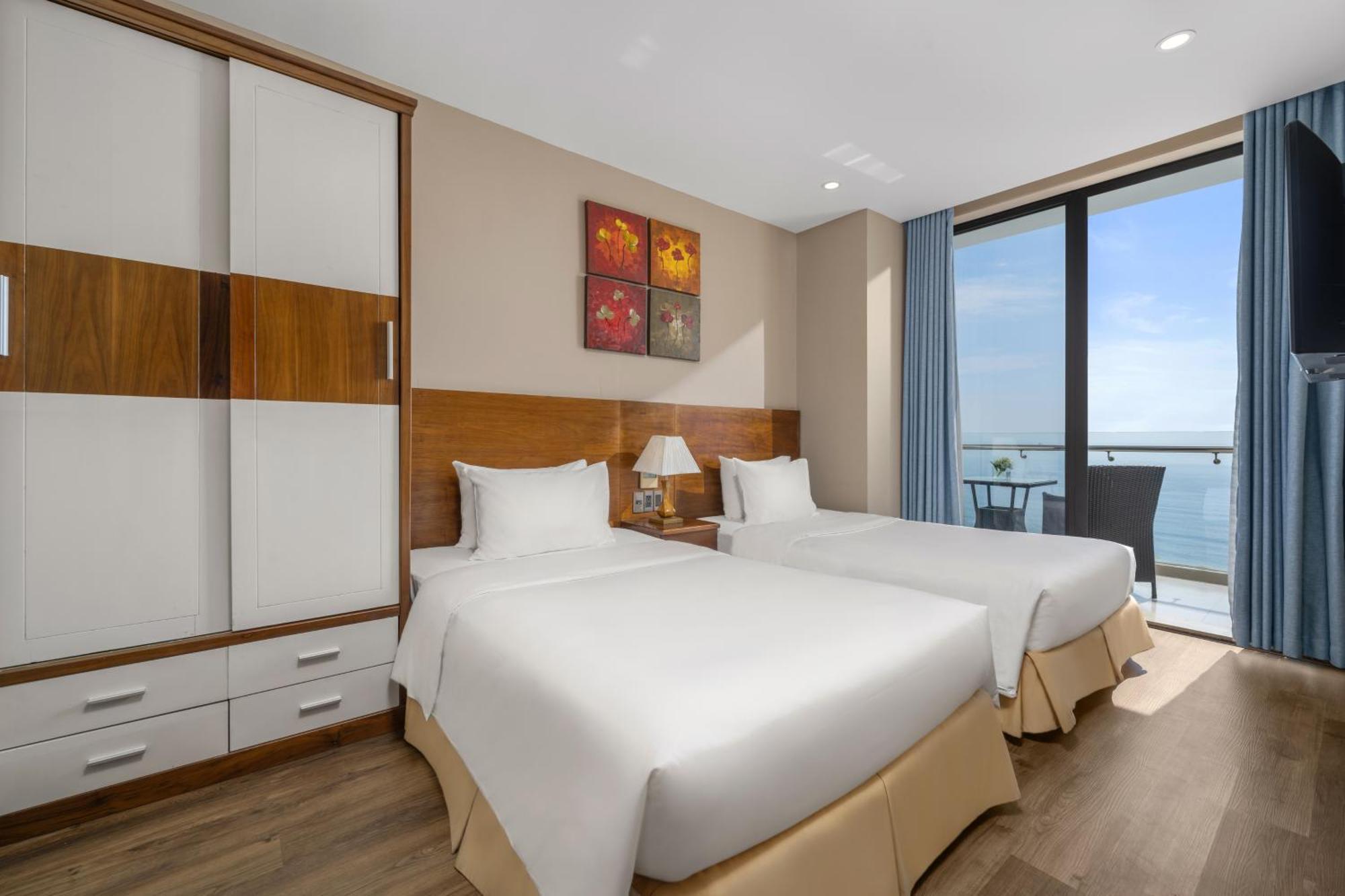 Yarra Ocean Suites Danang Екстериор снимка