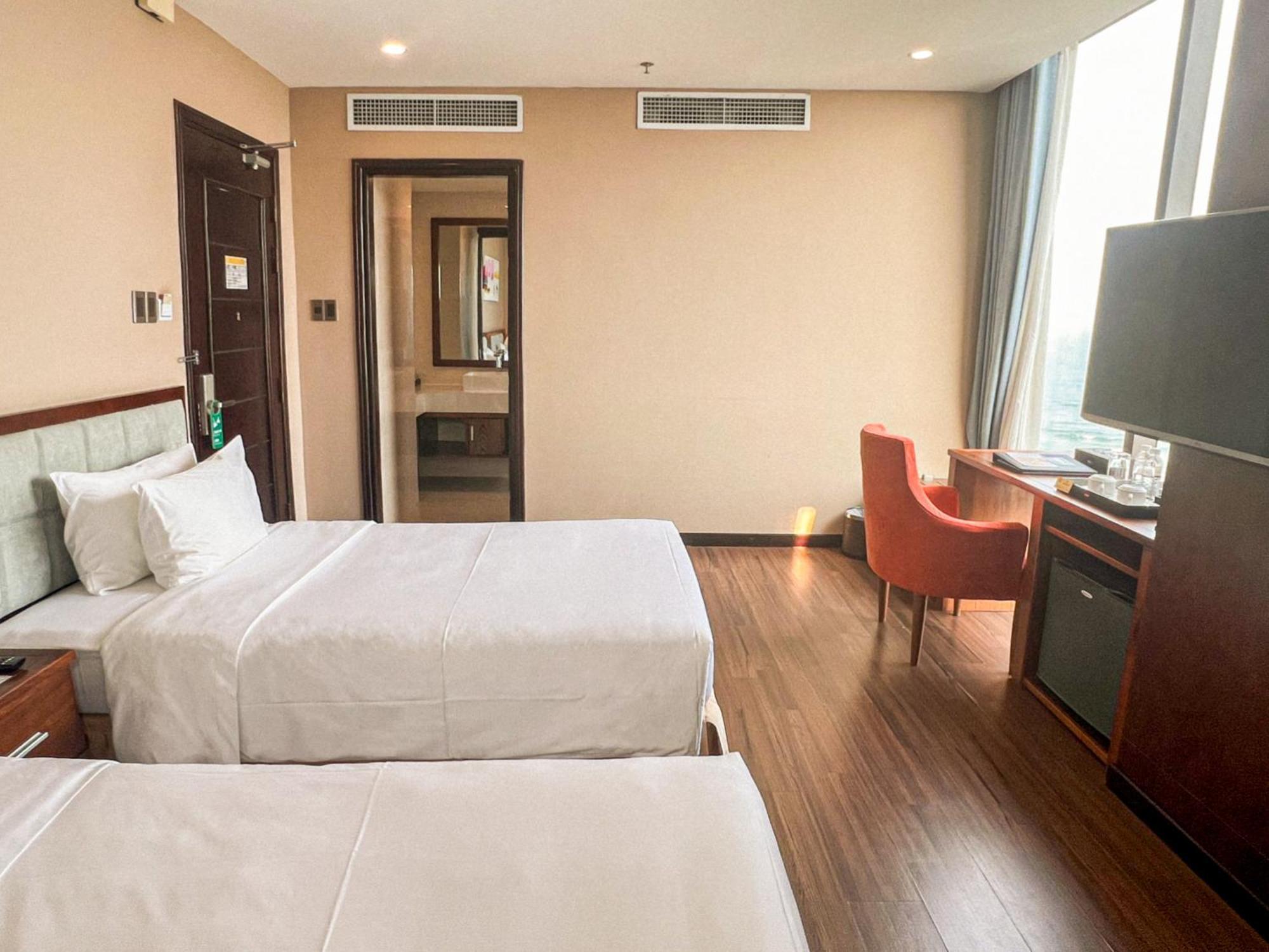 Yarra Ocean Suites Danang Екстериор снимка