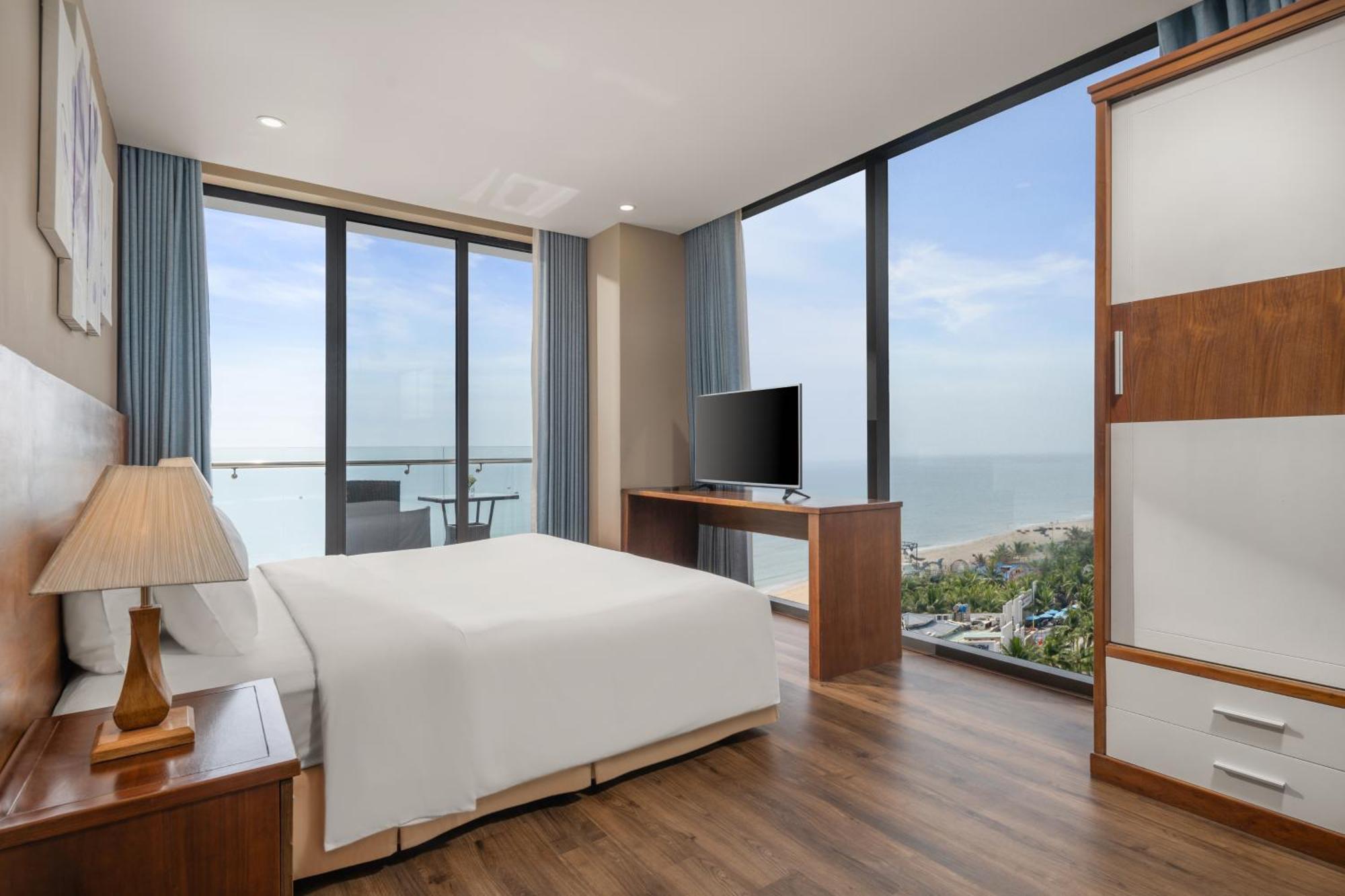Yarra Ocean Suites Danang Екстериор снимка