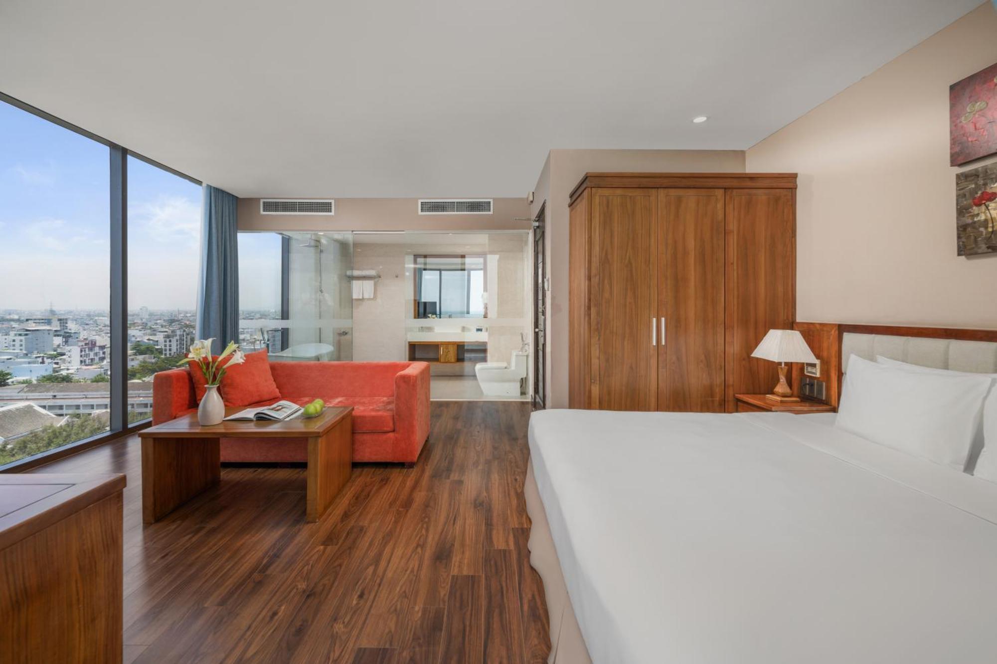 Yarra Ocean Suites Danang Екстериор снимка
