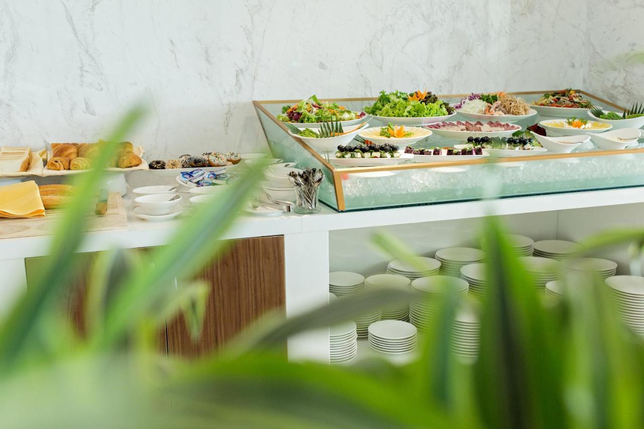 Yarra Ocean Suites Danang Екстериор снимка